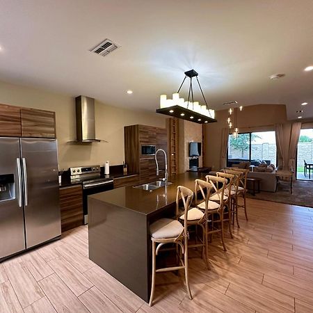 Luxury Home In Orlando With Private Hot Tub - 7 Min From Disney Parks - 3 Bedrooms And 4 Bathrooms! Dış mekan fotoğraf