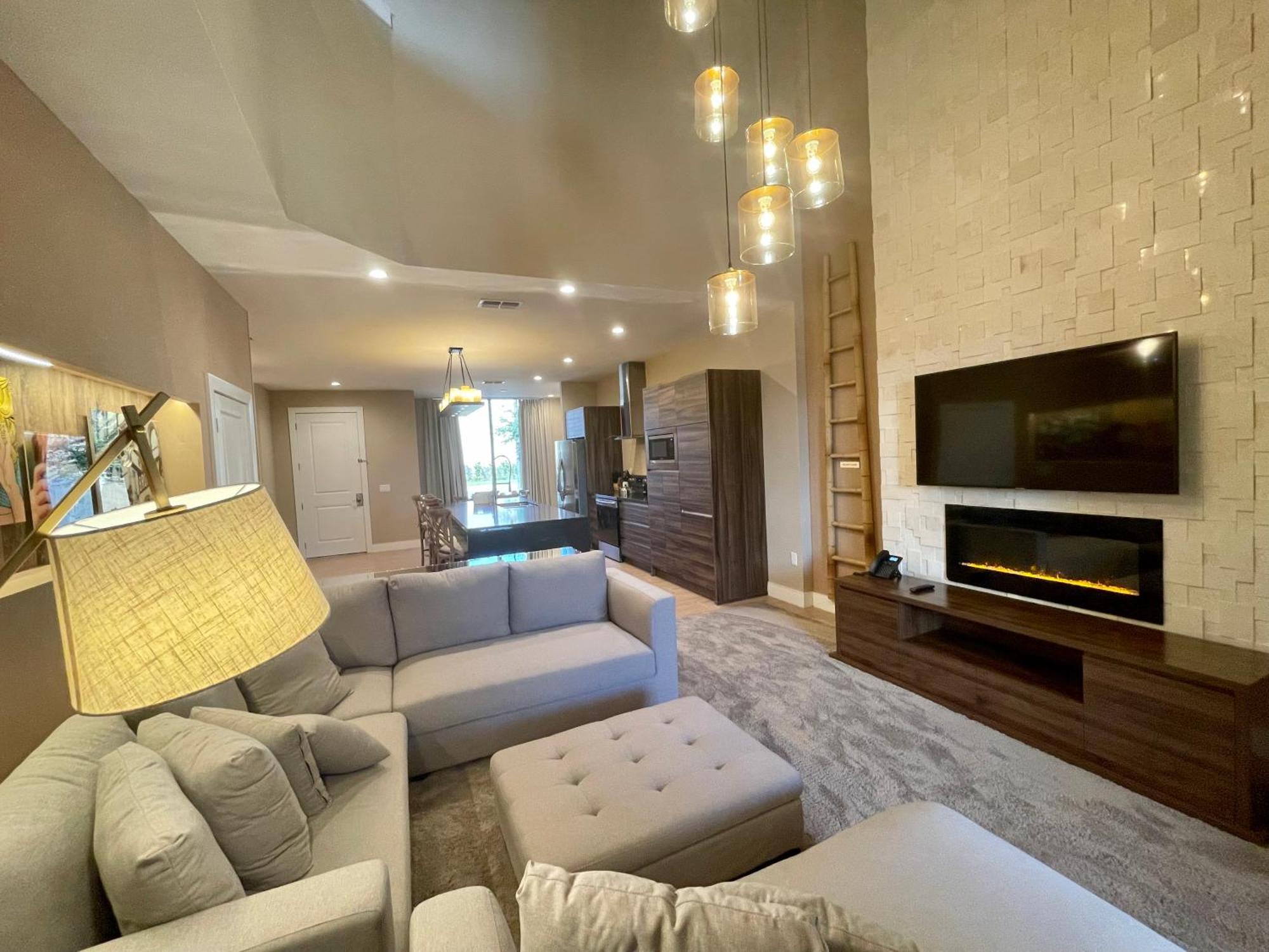 Luxury Home In Orlando With Private Hot Tub - 7 Min From Disney Parks - 3 Bedrooms And 4 Bathrooms! Dış mekan fotoğraf