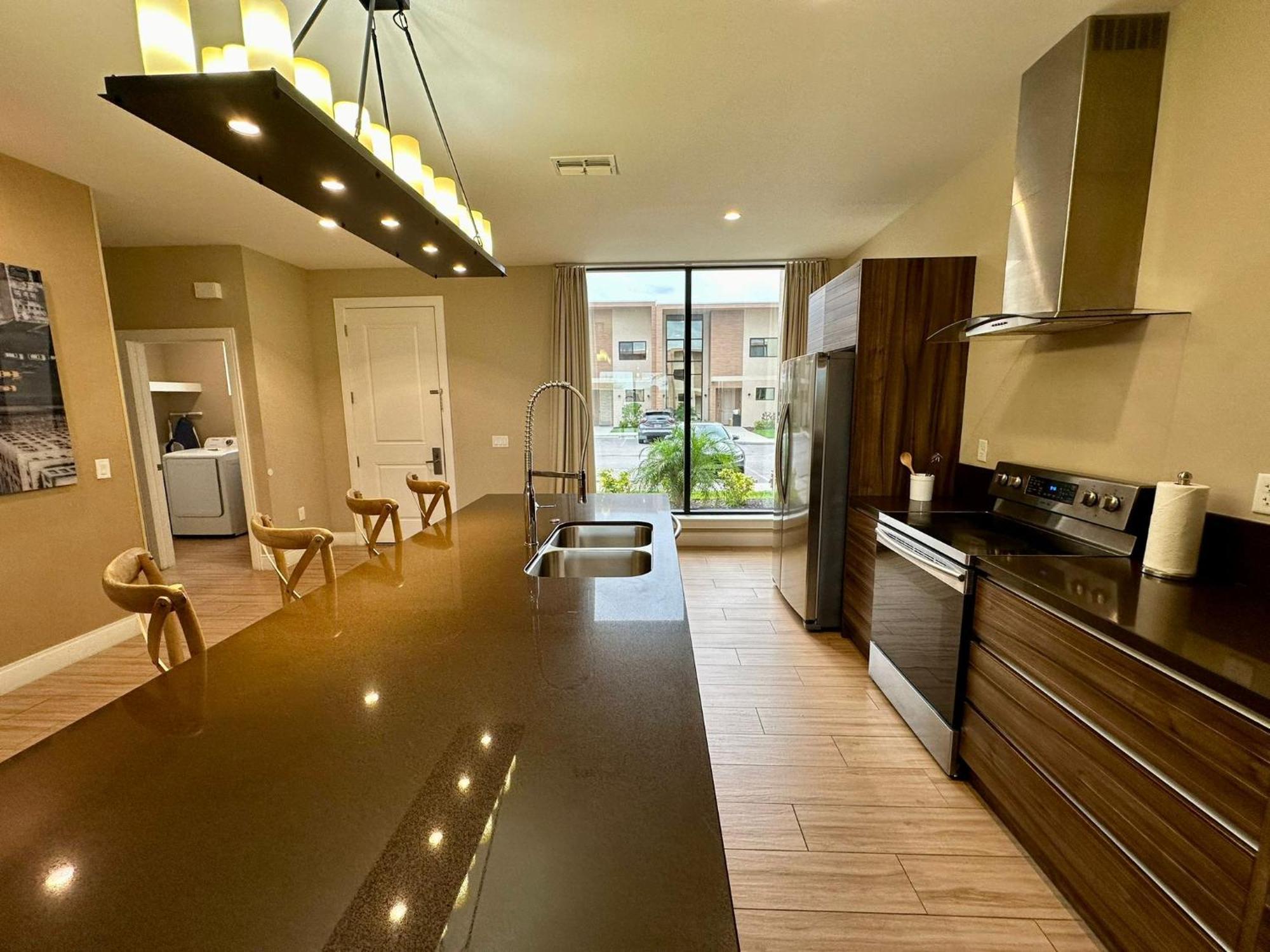 Luxury Home In Orlando With Private Hot Tub - 7 Min From Disney Parks - 3 Bedrooms And 4 Bathrooms! Dış mekan fotoğraf