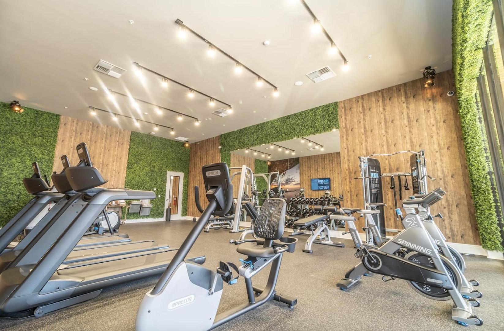 Luxury Home In Orlando With Private Hot Tub - 7 Min From Disney Parks - 3 Bedrooms And 4 Bathrooms! Dış mekan fotoğraf